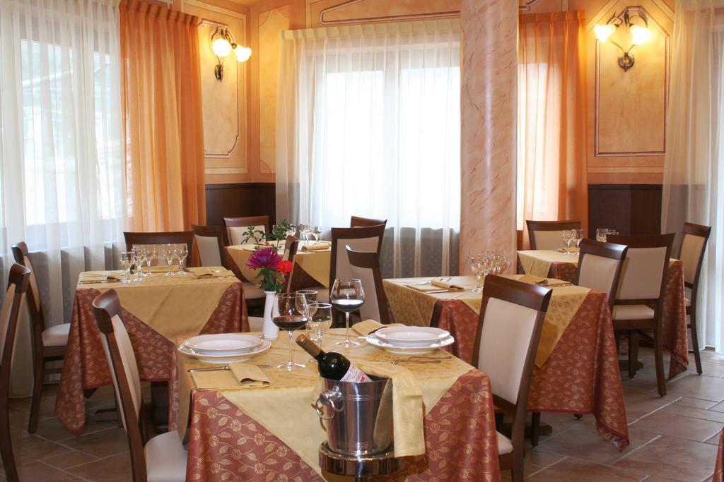 Hotel Dama Bianca 발토우르넨체 외부 사진